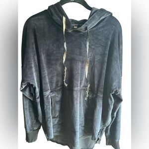 Vince Camuto Size Large Black Velour Hooded Pullover Top and Joggers